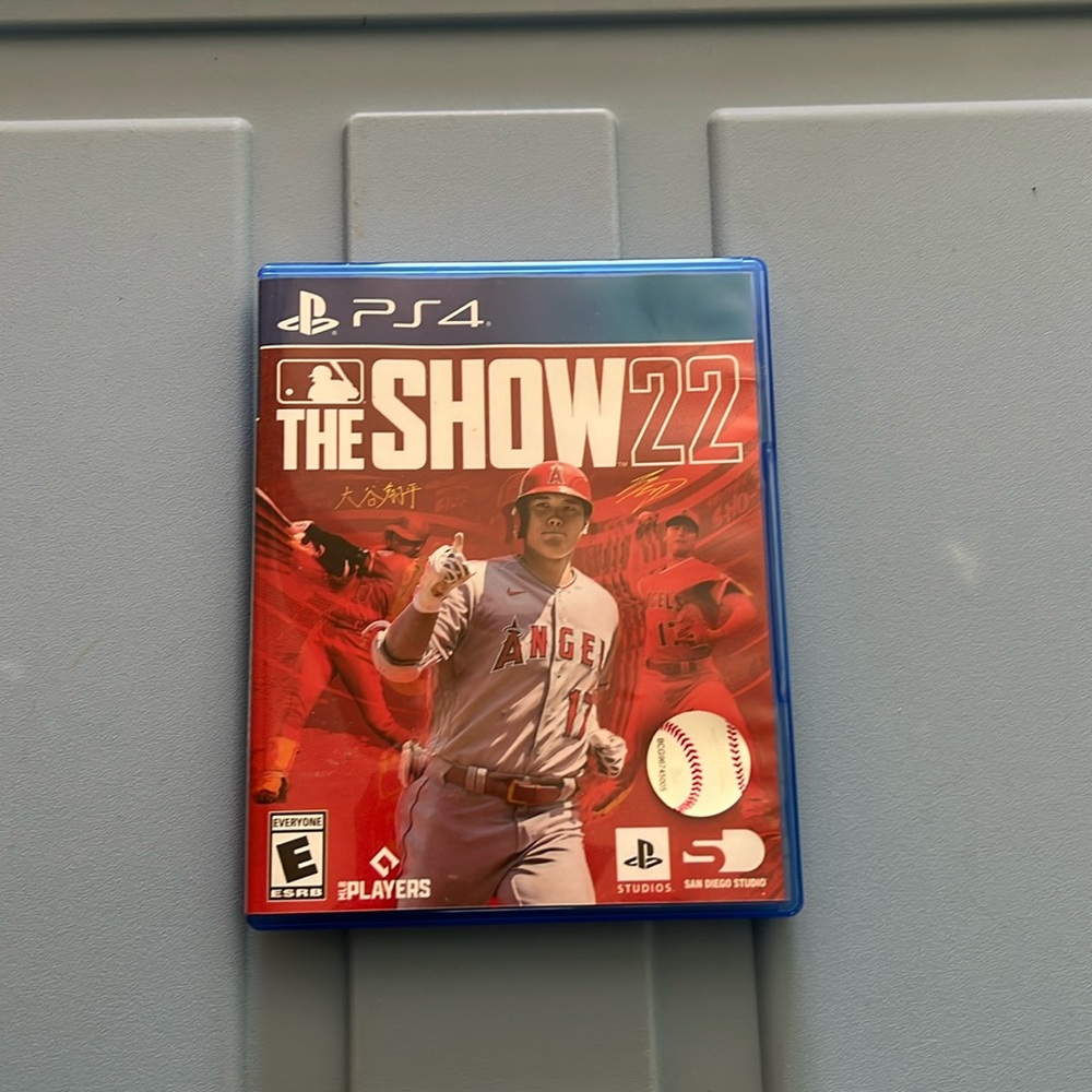 PS4 The MLB Show 22” EUC
Adult owned
